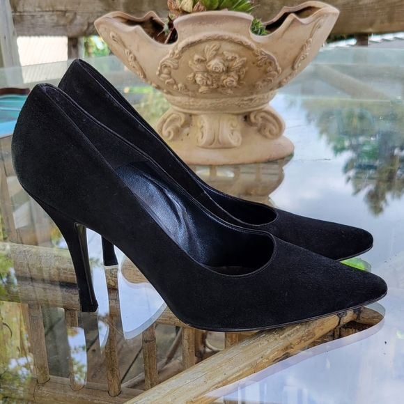 Nine West size 8.5 black suede pumps - Picture 5 of 7